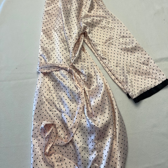 Size P/S Vintage Marilyn Monroe Pastel Pink Dots Robe
#7 - Picture 4 of 5